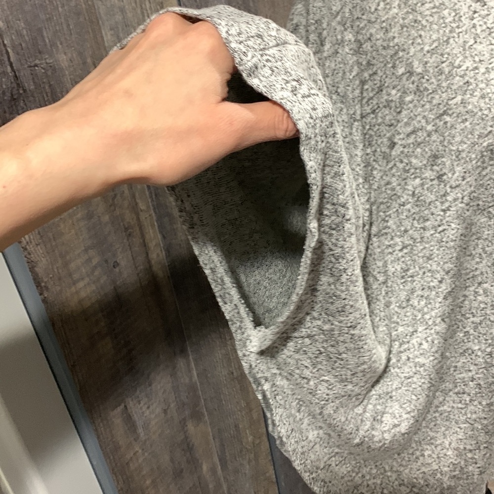 Forever 21 cape batwing style. Gray marled turtleneck shirt. Medium NWT - Picture 3 of 4